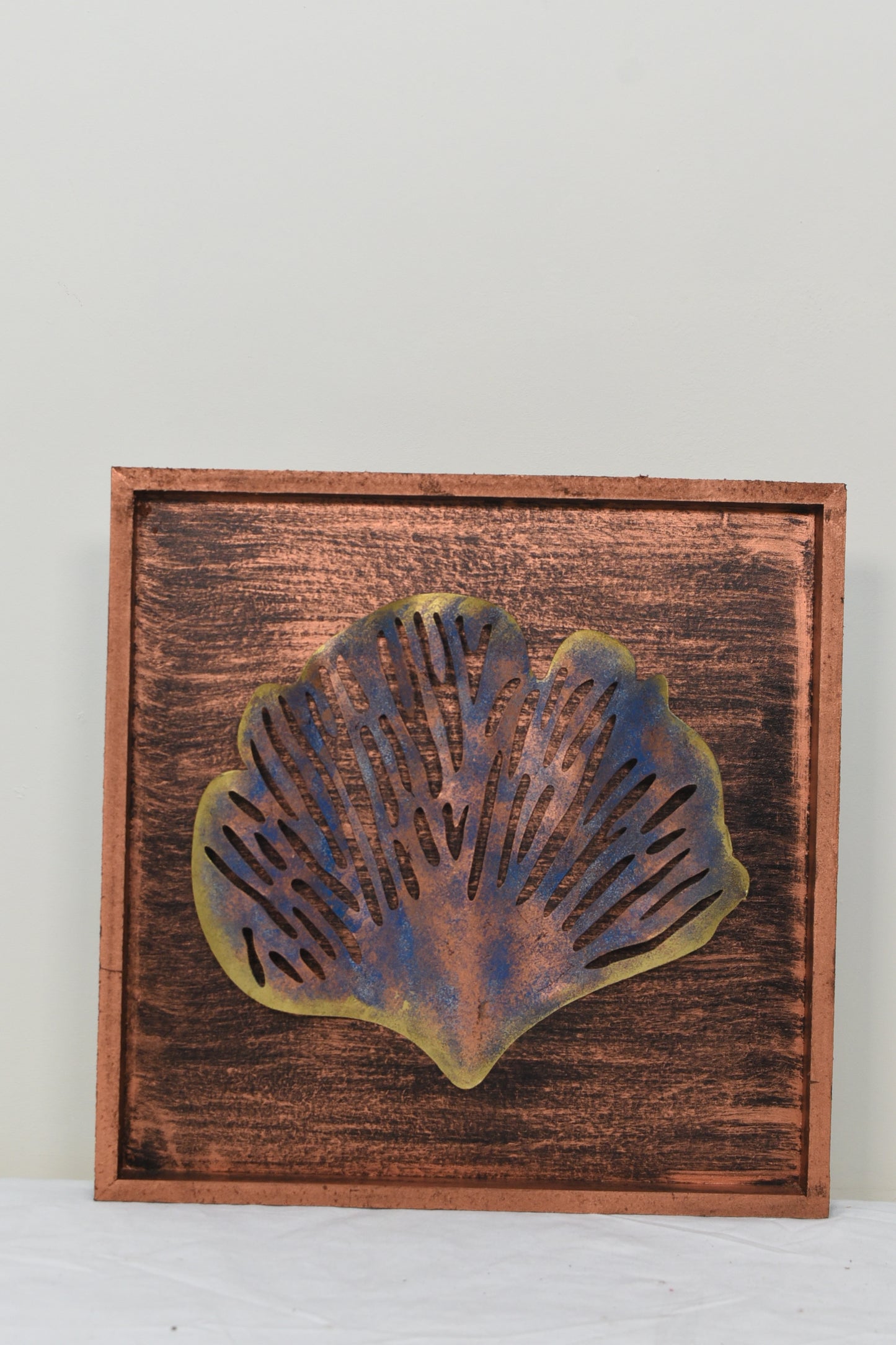 Metal leaf frame