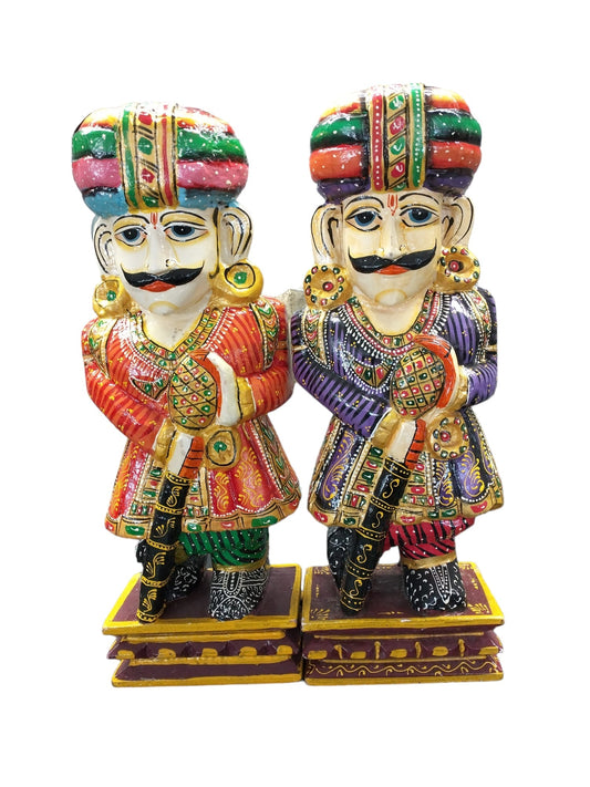 Wood Carving: Decorative Guardsman Sculpture medium