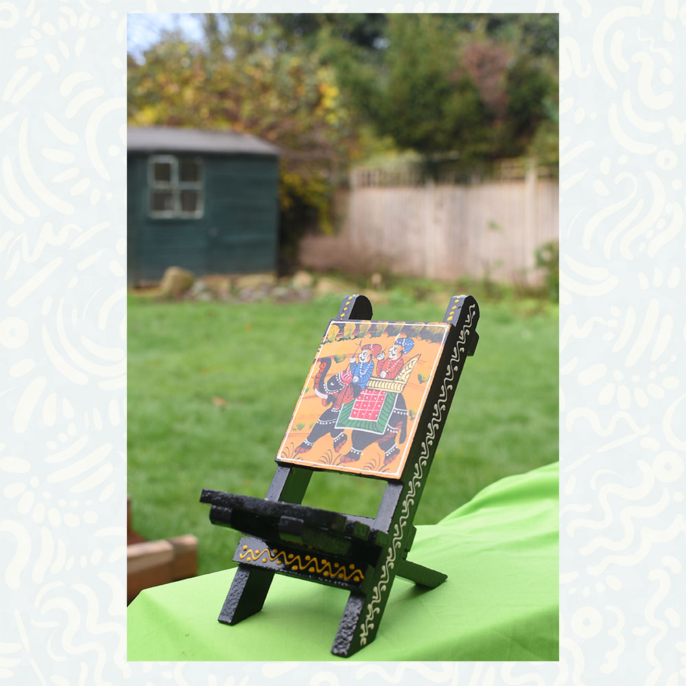 Creative Stand for an Ipad/Mobile