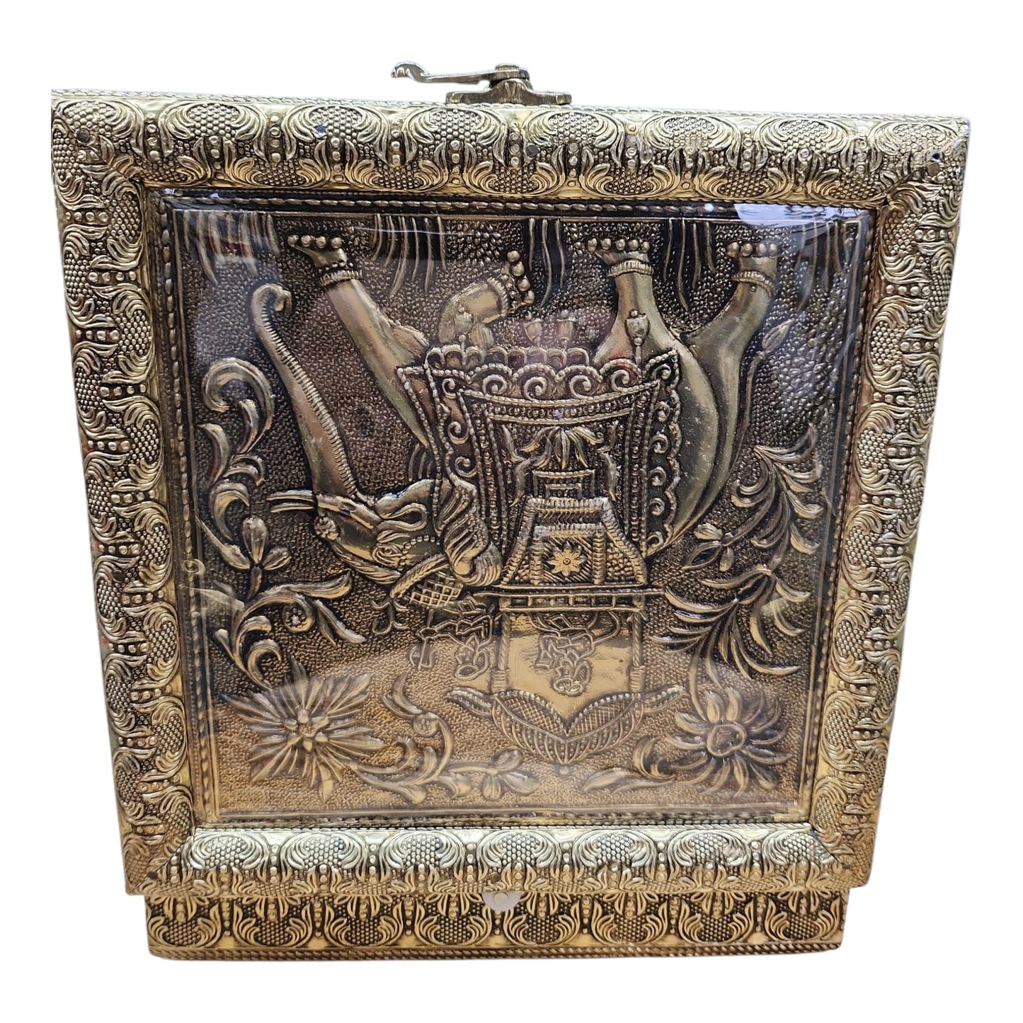 Gift Box of an Elephant Design