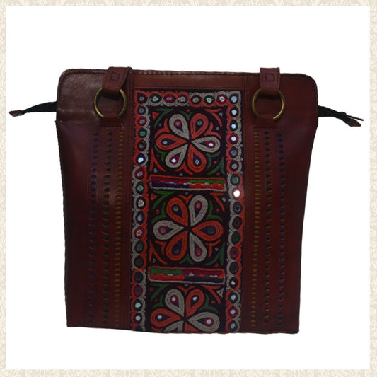 Brown Leather shoulder bag with abla design